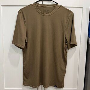Patagonia Worn Wear Men's Shirt, Olive Green, Short Sleeve, 100% Poly